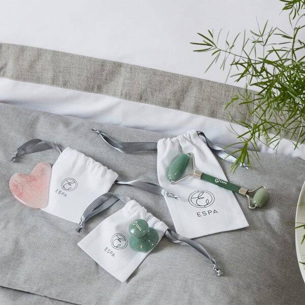 ESPA Rose Quartz Gua Sha Tool im Angebot