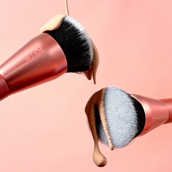 Real Techniques Glow Round Base Makeup Brush Lagerräumung