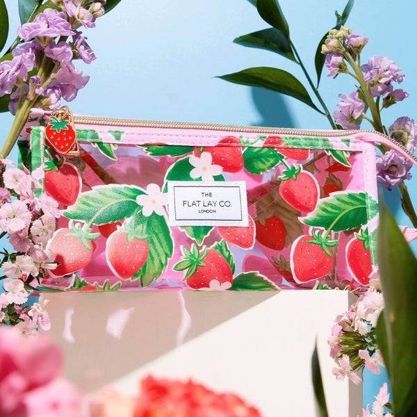 The Flat Lay Co. Open Flat Makeup Jelly Box Bag - Summer Strawberries Günstiger Verkauf