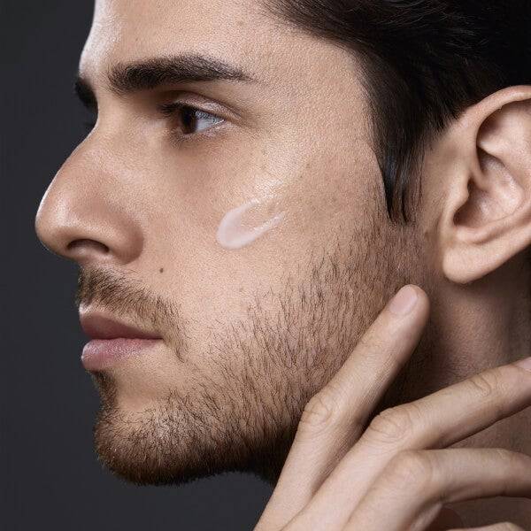 Shiseido Men's Total Revitalizer Light Fluid 70ml Kauf eins, bekomm eins gratis