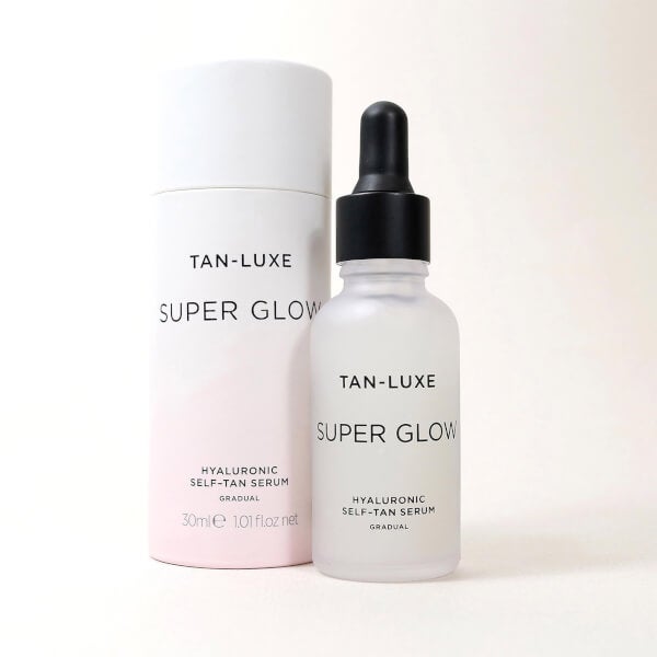 Tan-Luxe Super Glow Hyaluronic Self-Tan Serum 30ml Exklusive Angebote