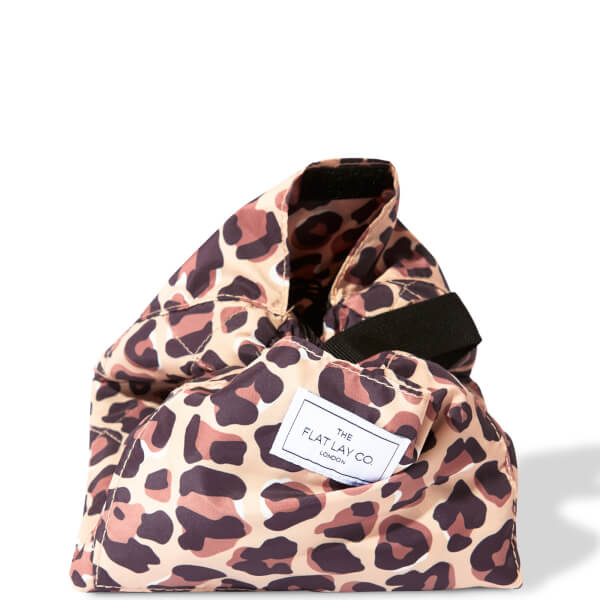 The Flat Lay Co. Drawstring Bag - Leopard Print Sonderangebot der Fabrik