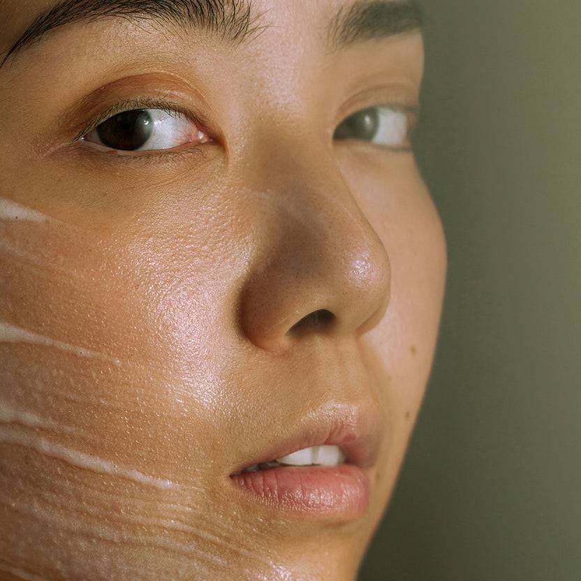 MÁDARA Cosmetics Brightening AHA Peel Mask (60ml) im Angebot