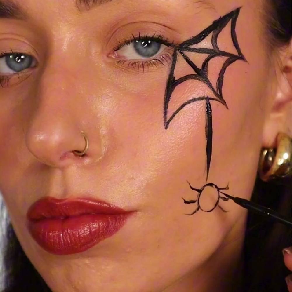 Strong Cosmetics Halloween-Bundle Angebote