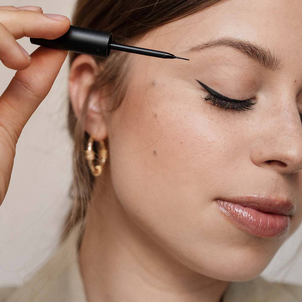 Strong Cosmetics Dip Eyeliner Verkauf