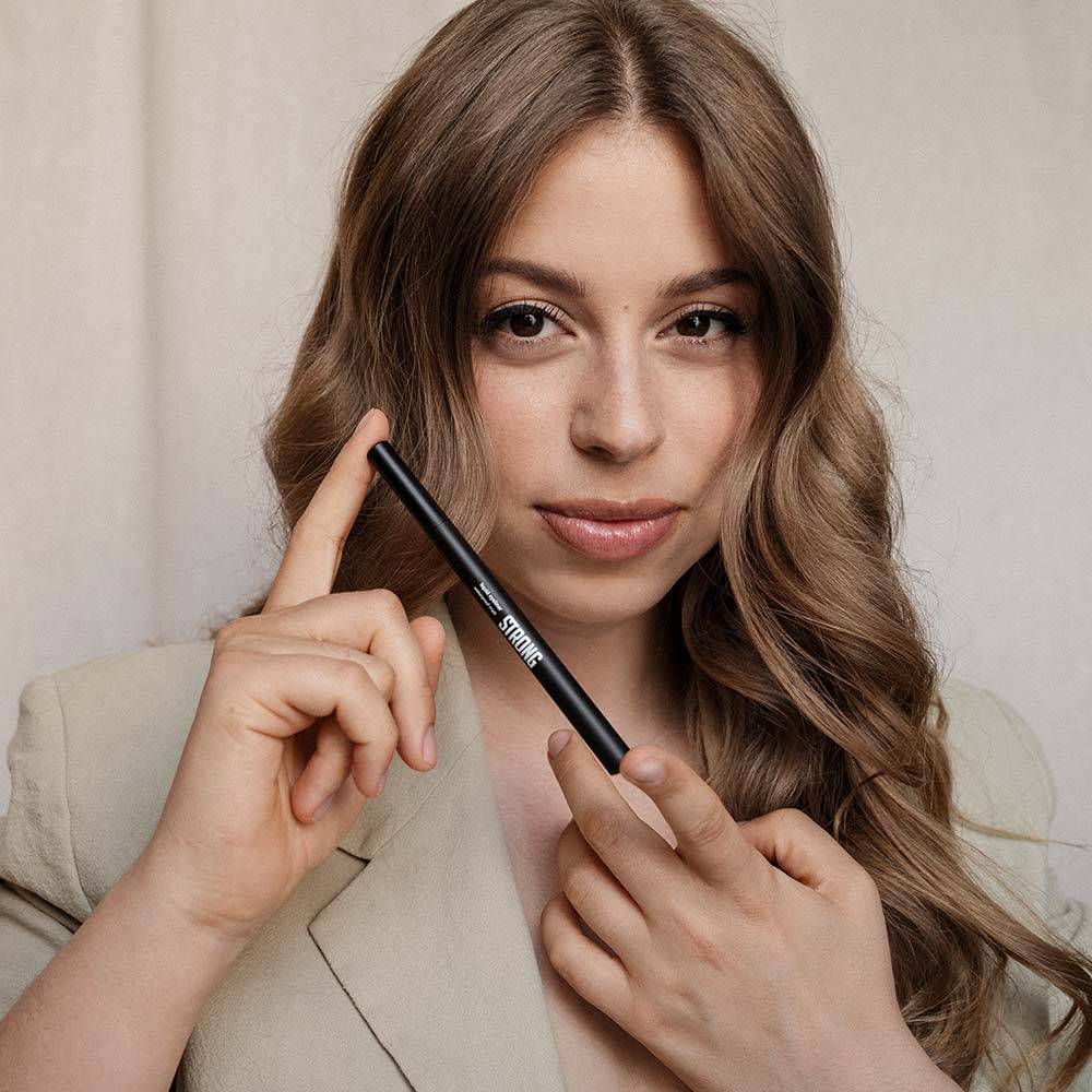 Strong Cosmetics Eyeliner Pen im Angebot